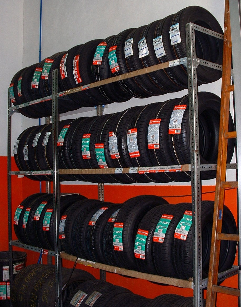 estanteria metalica para ruedas